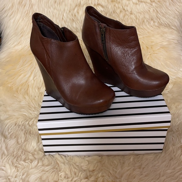 EUC Aldo leather Wedge Platform - Picture 3 of 5